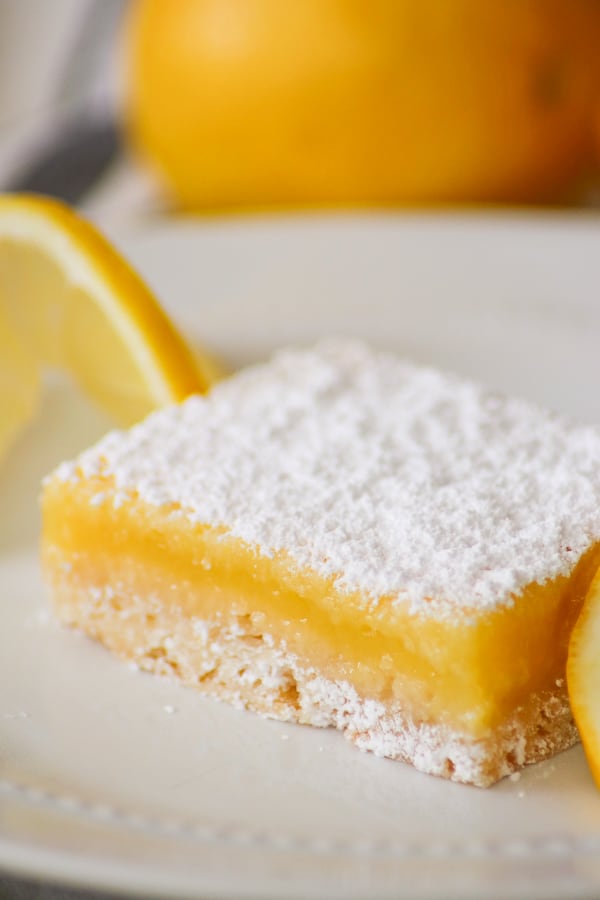 Easy Lemon Bar with lemons.