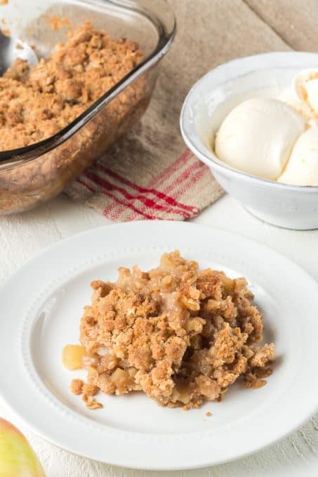 A plated crisp made with apples.