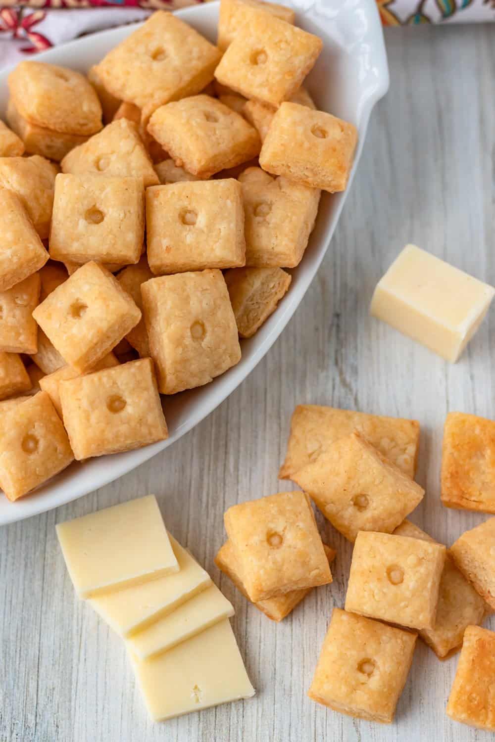 Homemade Cheese Crackers Relieve time