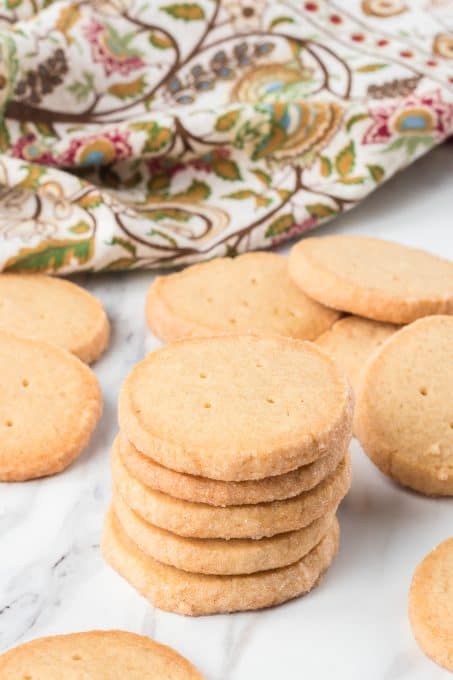 Easy cookies made with a high-quality butter, sugar and flour.