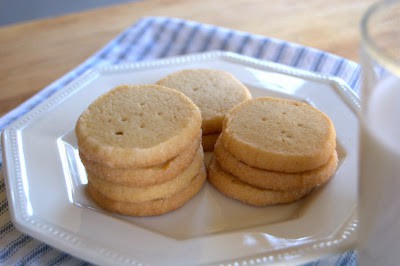 These French Butter Cookies are a simple yet tasty butter cookie. Perfect for an afternoon snack or accompanying a cup of tea. Sometimes, simple is better!