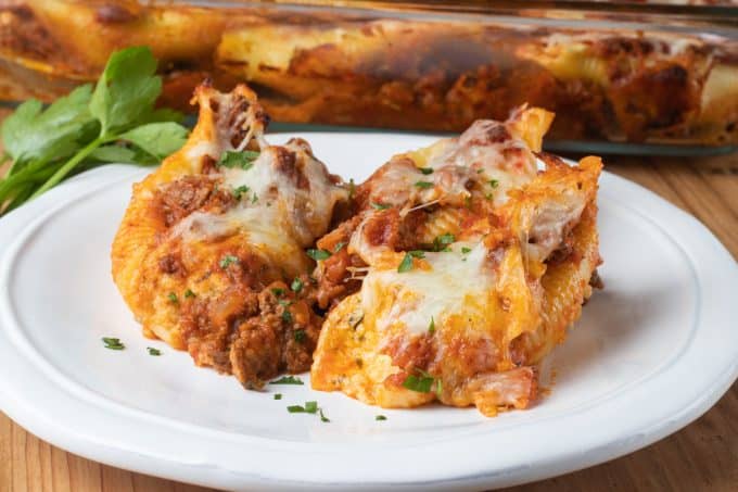 https://www.365daysofbakingandmore.com/wp-content/uploads/2014/02/Baked-Stuffed-Shells-TOP-680x453.jpg