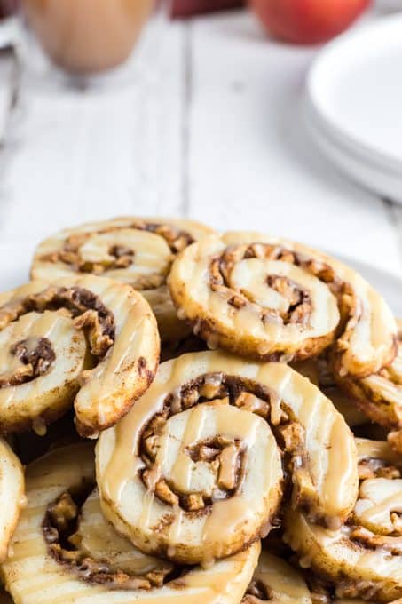 Cookies with pieces of apple and glazed with caramel.