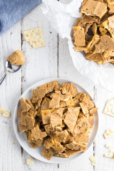 Toffee with saltines and peanut butter chips