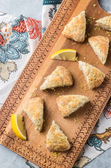 Scones with lemon and poppy seeds.