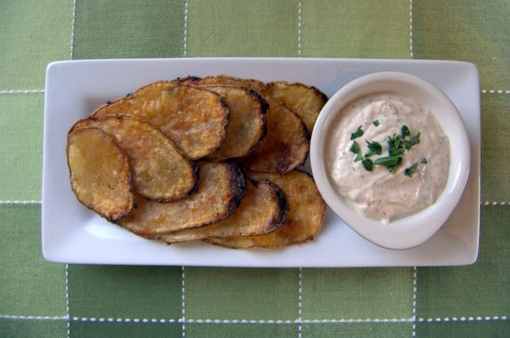 Baked Taco Potato Chips with Chili-Cilantro Dipping Sauce