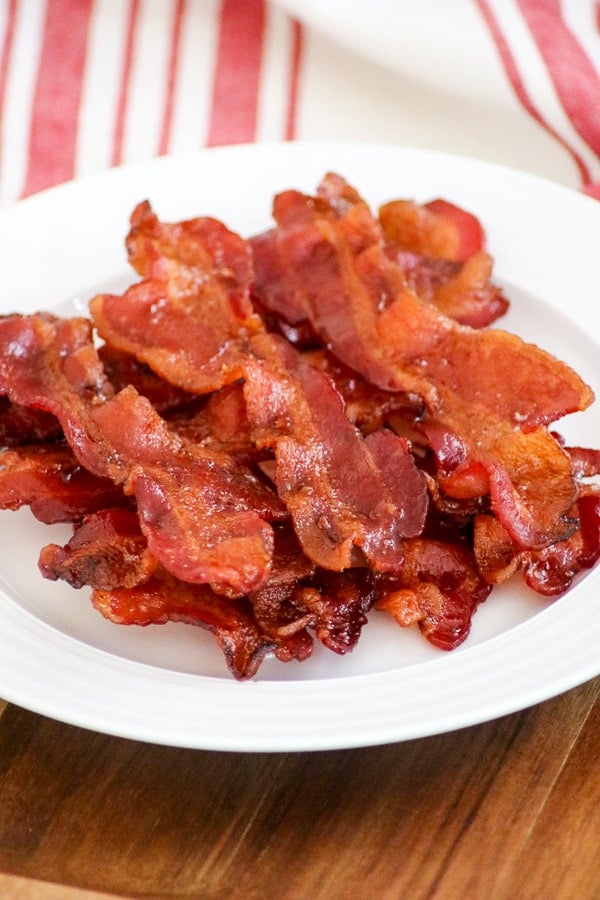 https://www.365daysofbakingandmore.com/wp-content/uploads/2014/10/How-To-Bake-Bacon-PIN2.jpg