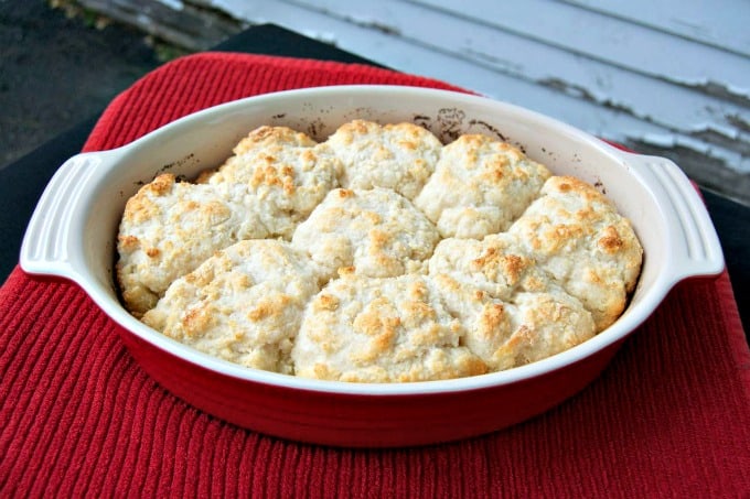 Easy 7-Up Biscuits - a simple biscuit to make with just 4 ingredients and ready for the dinner table in no time!