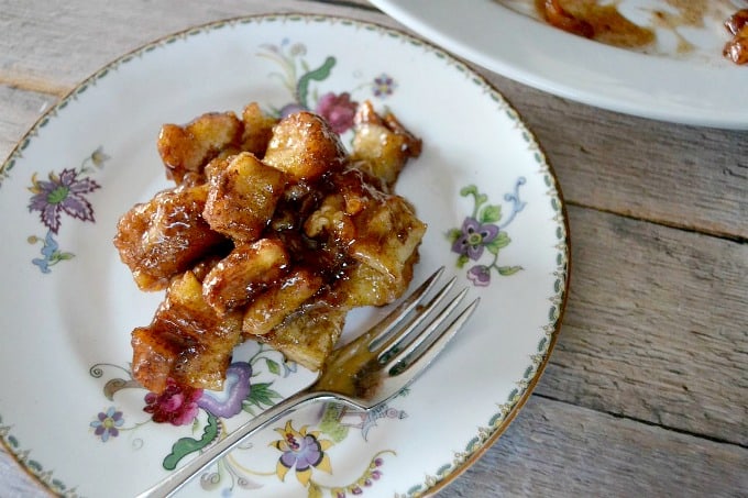 Cinnamon-Apple-Sweet Rolls-Monkey-Bread-1