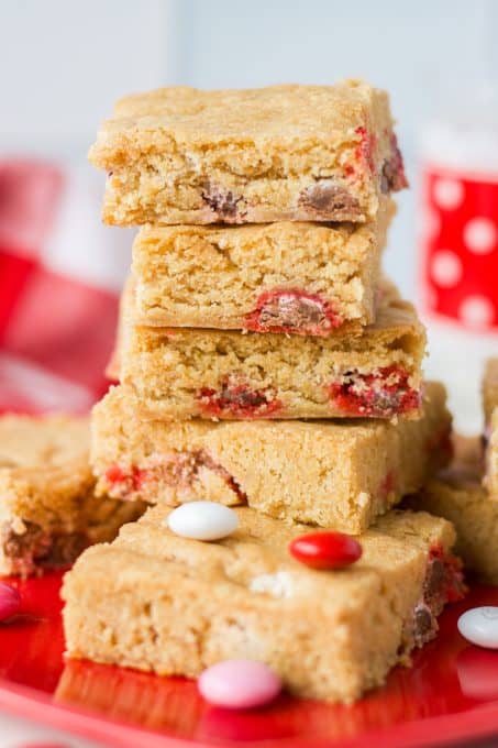 M&M Valentine Blondies