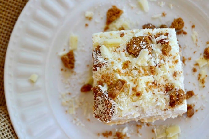 Biscoff Cookie Spread, White Chocolate Pudding and crushed Biscoff Cookies make these NO BAKE bars a dream!