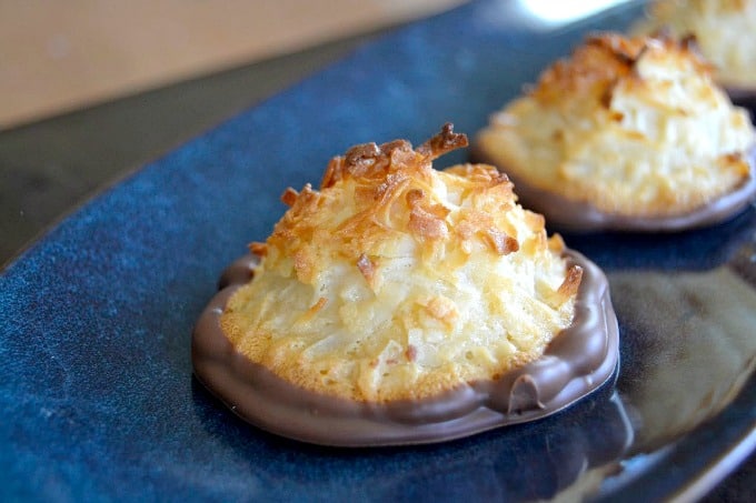 Coconut Macaroons - sweet and chewy coconut cookies.