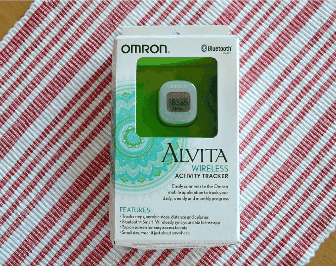 No bake Energy Bites - the perfect pick-me-up before, during and after a walk with the Omron Alvita Wireless Activity Tracker (HJ-327T)