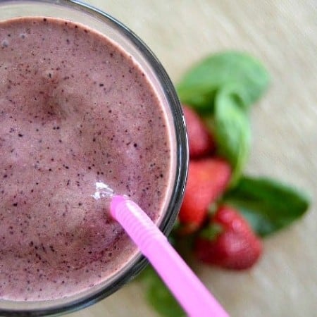 This Easy Fruit Smoothie made with blueberries, strawberries, Greek yogurt and chia seeds is the perfect nutritional energy boost before or after your walk!