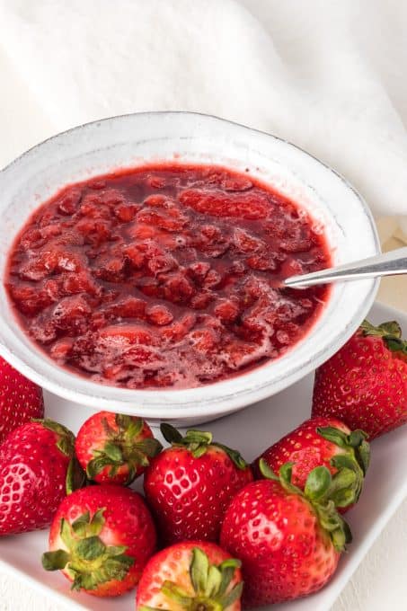 A versatile dessert sauce made with strawberries, sugar and water.