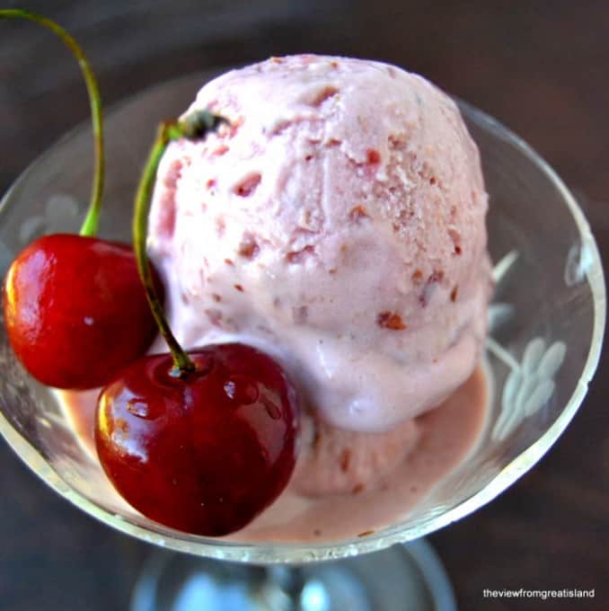 Cherry-Frozen-Yogurt