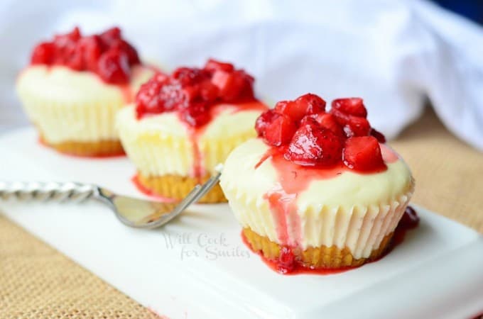 Skinny-Mini-Strawberry-Cheesecakes-1-from-willcookforsmiles.com-cheesecake-strawberry-skinnydessert