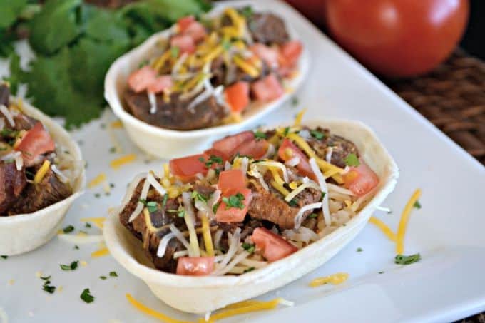 A great back to school weeknight dinner - Slow Cooker Carne Asada Taco Boats!