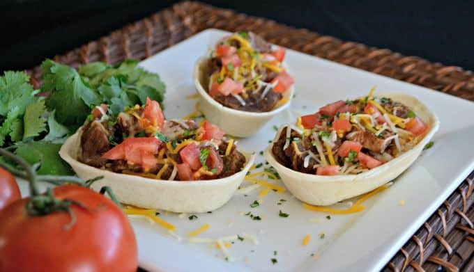 A great back to school weeknight dinner - Slow Cooker Carne Asada Taco Boats!