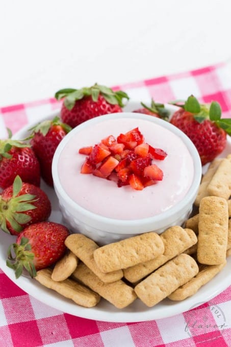 Strawberry-Cheesecake-Dip_6164