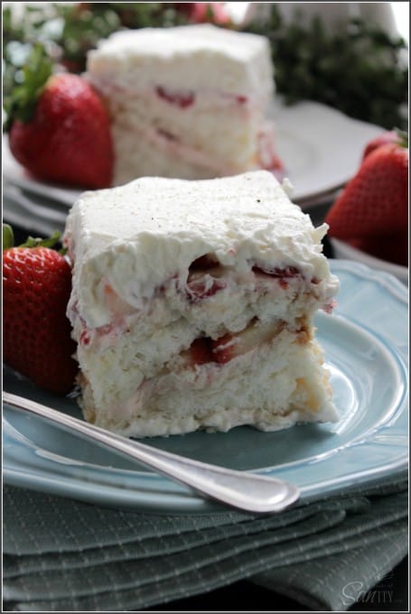 strawberry-and-angel-food-cake-tiramisu