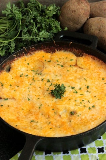 Cheesy Skillet Scalloped Potatos 1_zpscfcyny3y