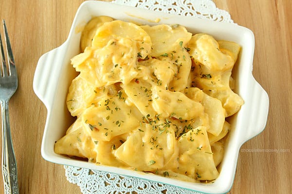 Easy-Cheesy-Scalloped-Potatoes-3560