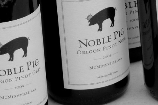 Noble-Pig-Bottle