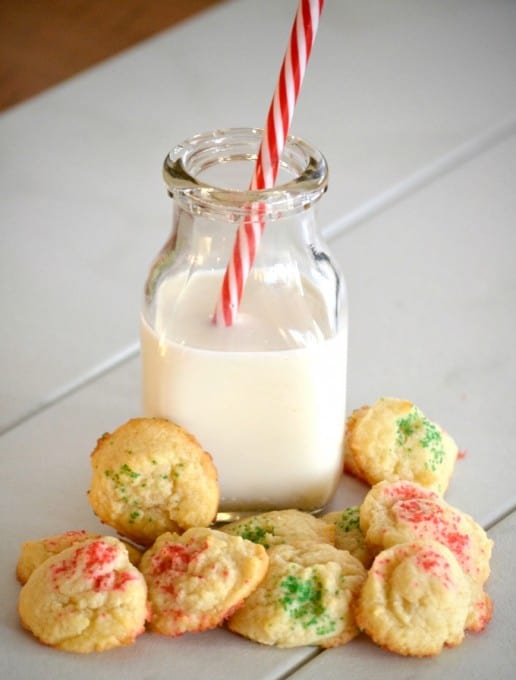 These Cream Cheese cookies are super simple to make, are light and so delicious that it's easy to eat more than one!