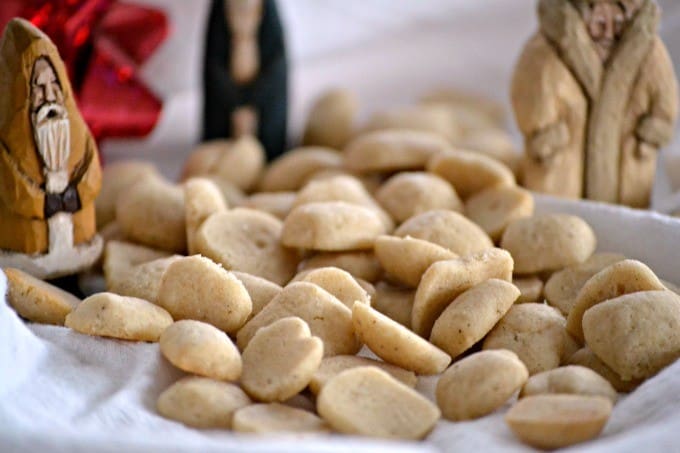 PebernÃ¸dder is a tiny Nordic cookie traditionally served at Christmastime, flavored with spices and pepper. The Danish use white pepper and mace in theirs.