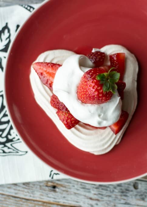 Heart Meringues with Berries and Cream- individual serving size treats that are perfect for Valentine's Day