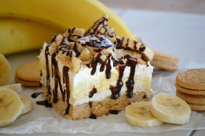 These Banana Pudding Dream Bars take your favorite banana pudding to the next level with an Oreo layer, fresh bananas and a sweet cream cheese layer.