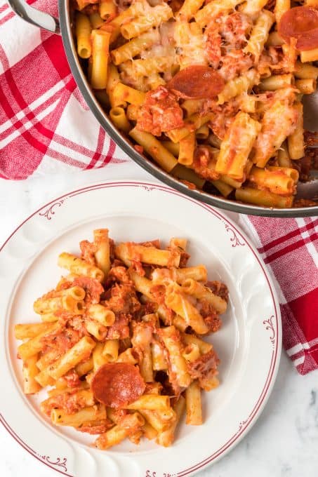 A plate of pepperoni pasta.