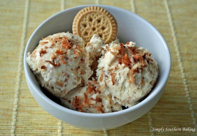 Lemon-Burst-Toasted-Coconut-Ice-Cream-in-bowl-new-1024x711