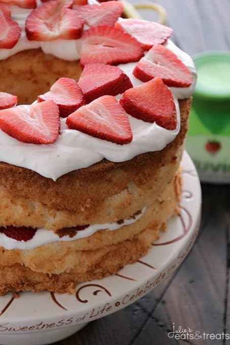 Strawberry-Lemon-Fluff-Angel-Food-Cake-Truvia