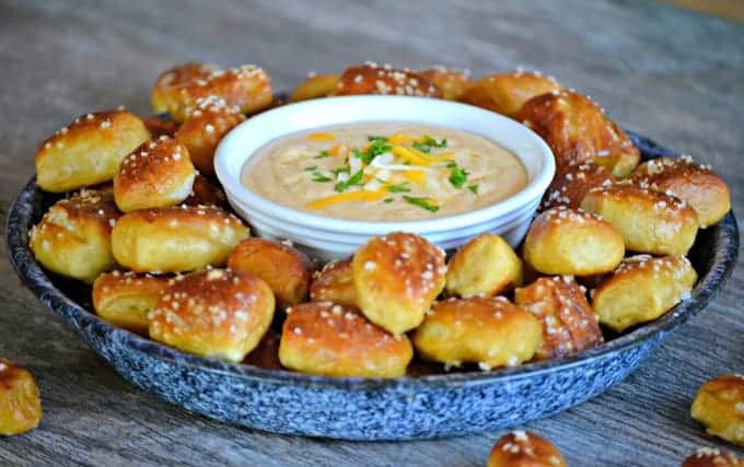Featured image of post Steps to Prepare Spicy Cheese Dip For Pretzels