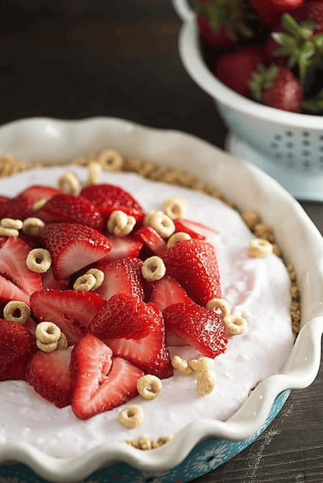 Strawberry Yogurt Pie - Buns in my Oven | Easy Meal Plan Sunday {Week 62}