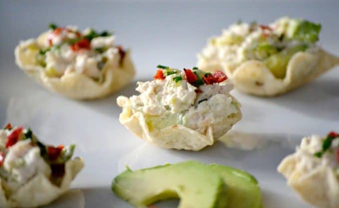 These Avocado Tuna Salad Bites sprinkled with a few chives and chili pepper flakes pack just enough kick and are the perfect addition to your party or Game Day menu.