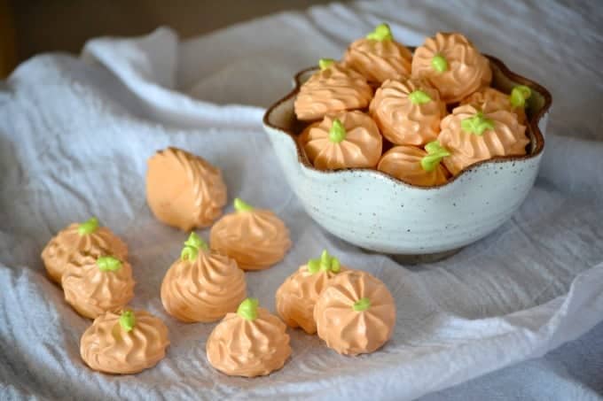 Pumpkin Spice Meringue Pumpkins