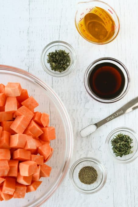 Ingredients for roasted sweet potatoes with maple syrup.