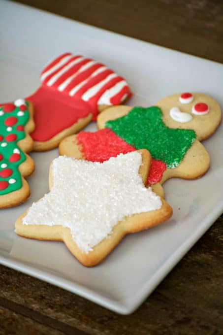 Jackie's Vanilla Cut-Out Cookies are tasty sugar cookies from the Cookies for Kids' Cancer Cookbook and I baked them in my De'Longhi Livenza Oven.