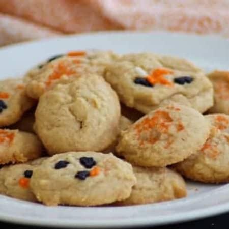 These Pumpkin Spice Cream Cheese Cookies have the right amount of pumpkin spice and cream cheese to make them a new Fall favorite! You'll make them yearly!