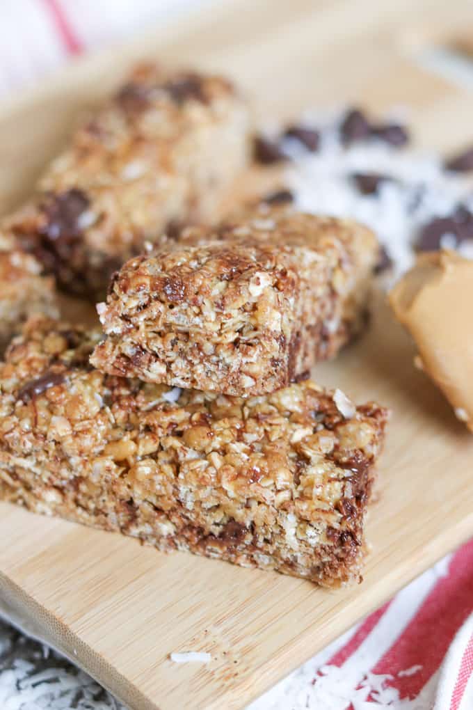 Everyone will love these No-Bake Rice Krispies Granola Bars made with Rice Krispies, peanut butter, coconut, and chocolate!