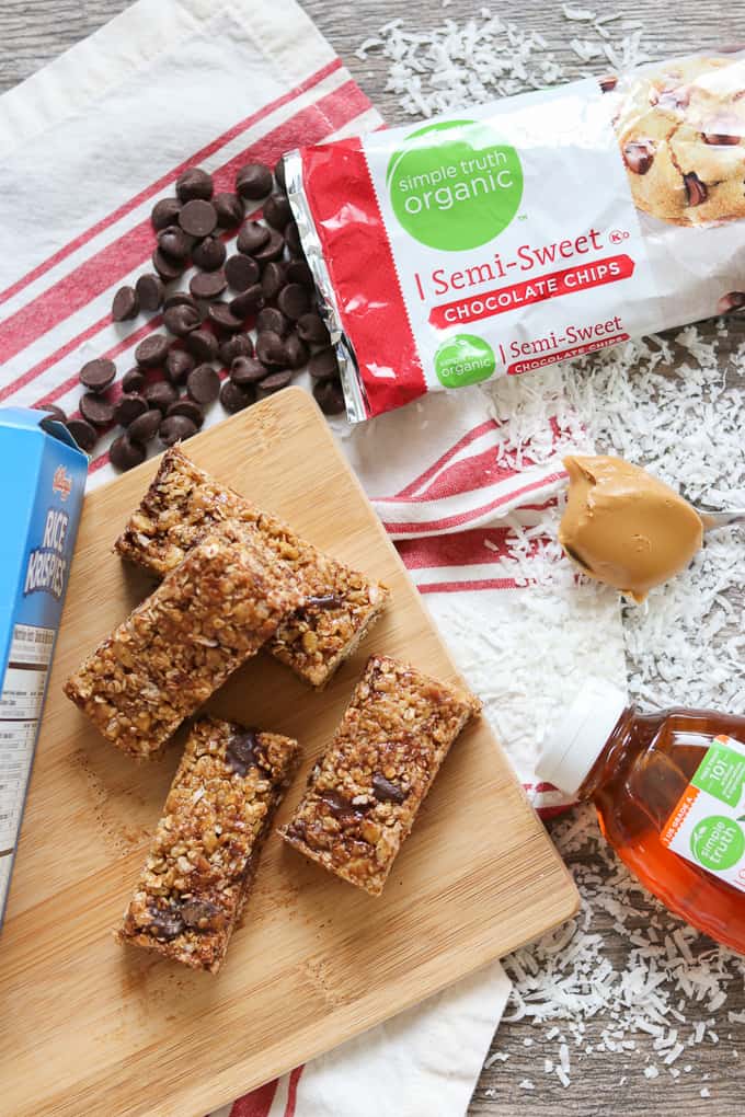 Rice Krispies cereal, Simple Truth Orange Blossom Honey, Simple Truth Organic Semi-Sweet Chocolate Chips are just some of the great ingredients that are in these No-Bake Rice Krispies Granola Bars.