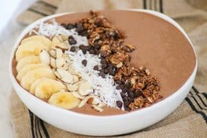 This Banana Mocha Smoothie Bowl is a great and healthy way to start your day.