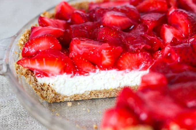 The inside of Strawberry Pretzel Pie.