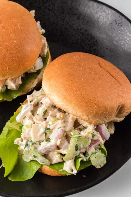 Summer salad with chicken and no mayonnaise.
