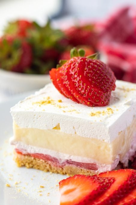 No Bake Strawberry Cheesecake Bars