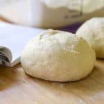 Easy and delicious dough for your homemade pizza.