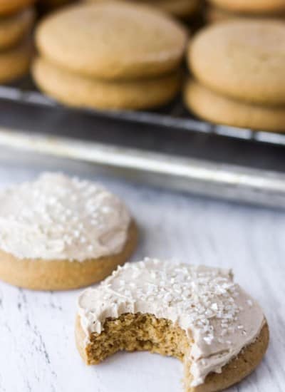 Root Beer Float Cookies with a root beer buttercream.